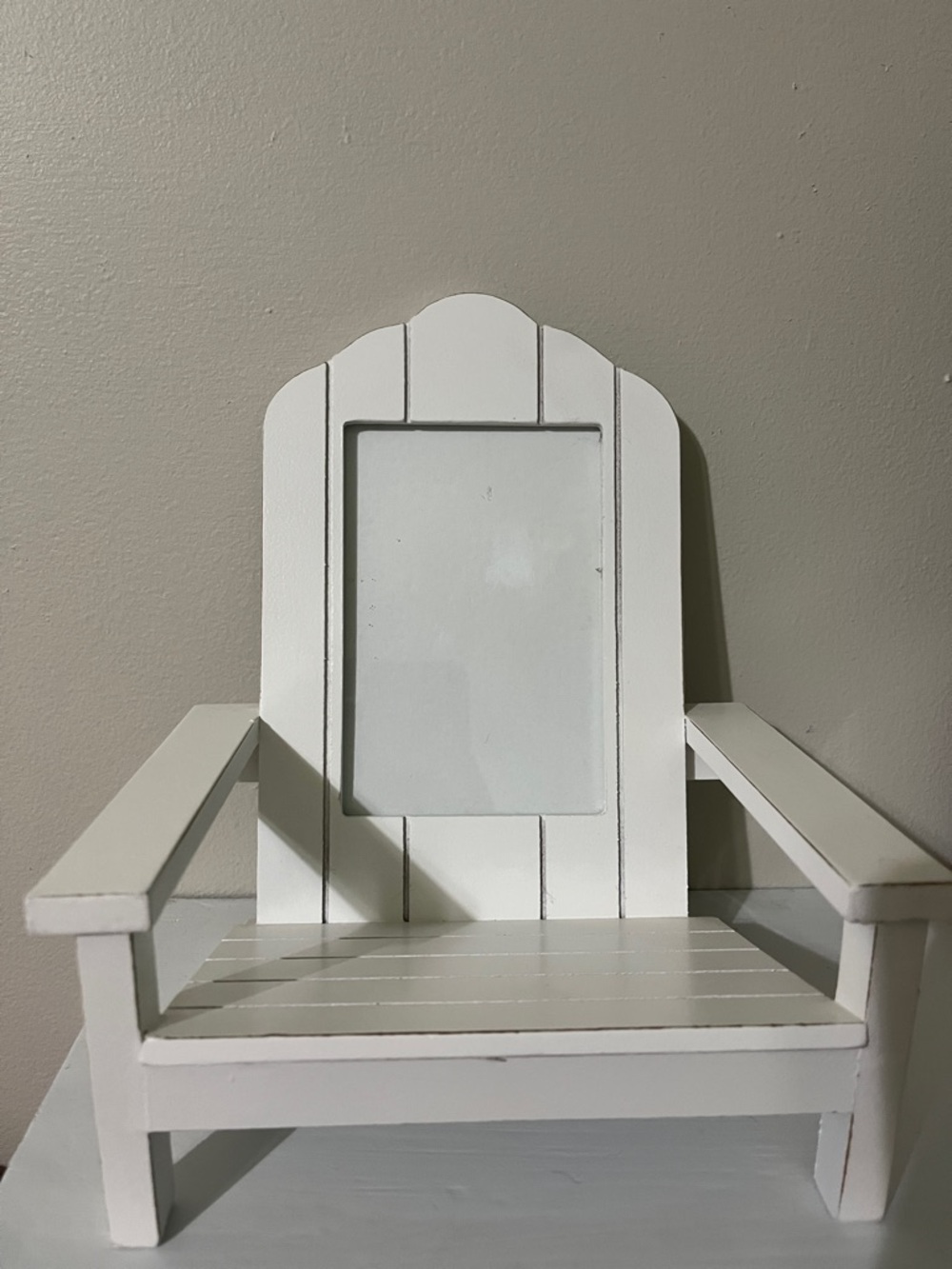 Bed Bath & Beyond White Wooden Adirondack Style Photo Frame Chair